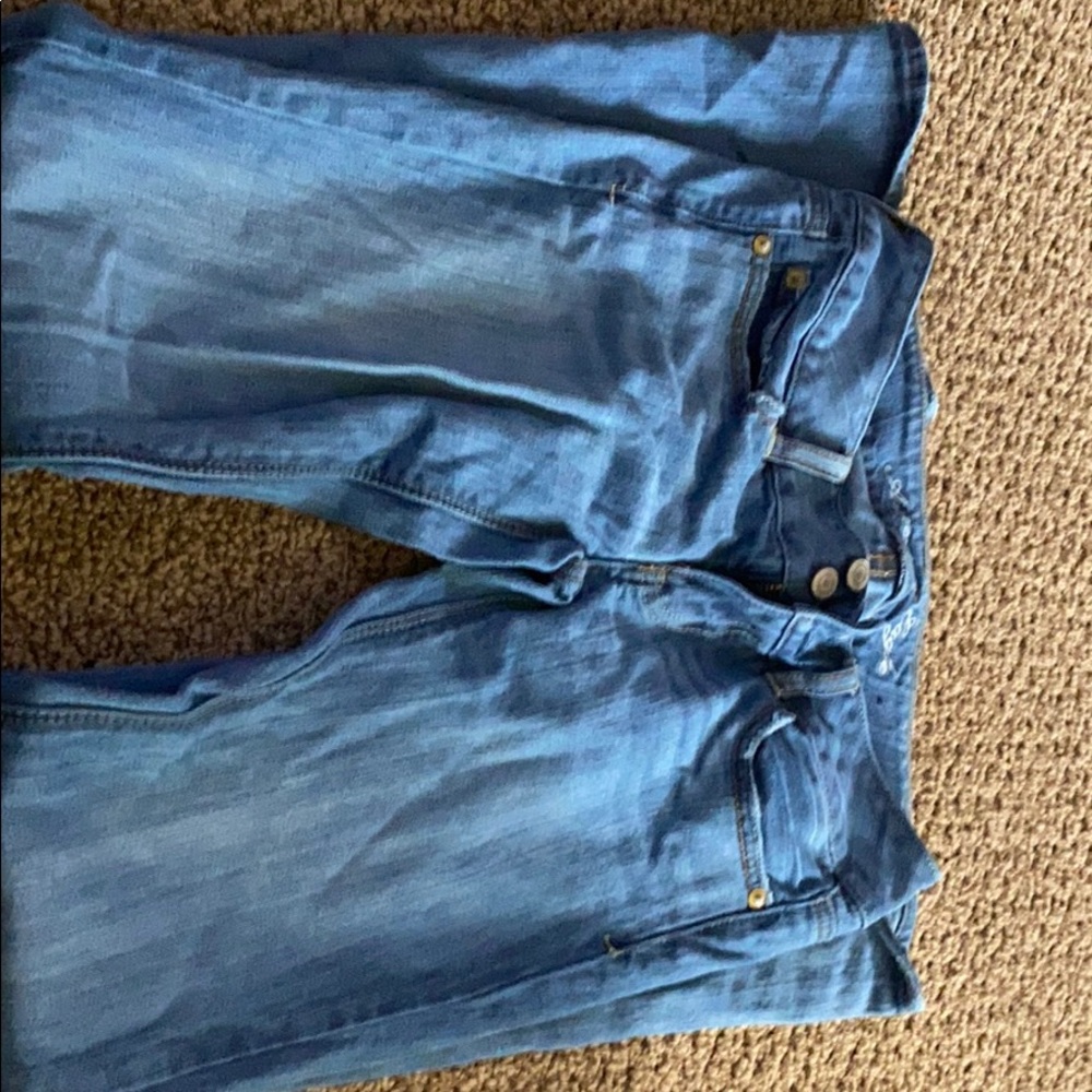 Light blue jeans artist